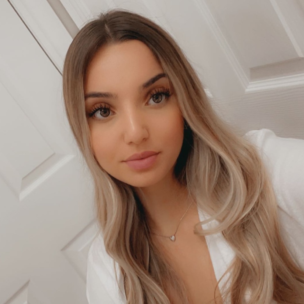 Meet your Posher, Sienna